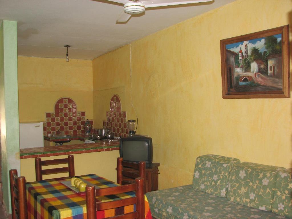 Bungalows El Delfin Rincón de Guayabitos Habitación foto